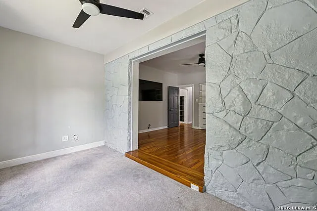 102 Nacogdoches Rd — Photo 24
