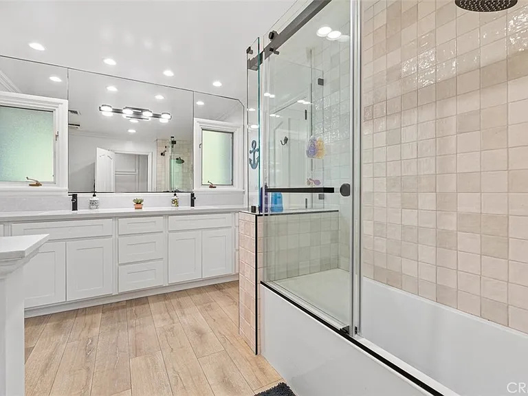 600 Cliff Dr — Photo 35