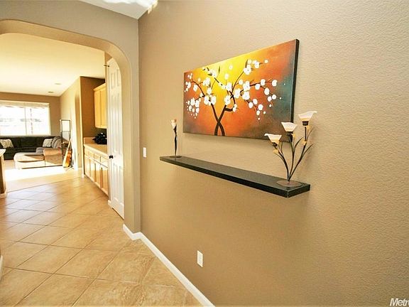 2nd image of 1029 Silver Spur Way