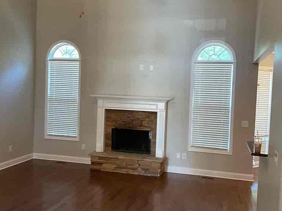 3rd image of 6291 Cove Creek Dr