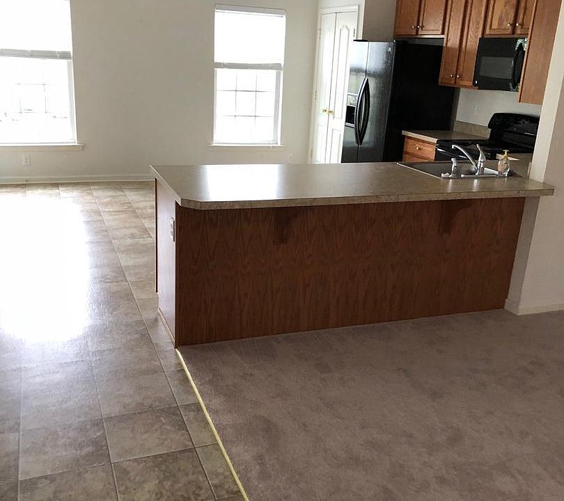 2nd image of 140 Pumpkin Patch Ln