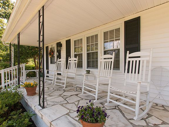 4th image of 1628 Long Crescent Dr