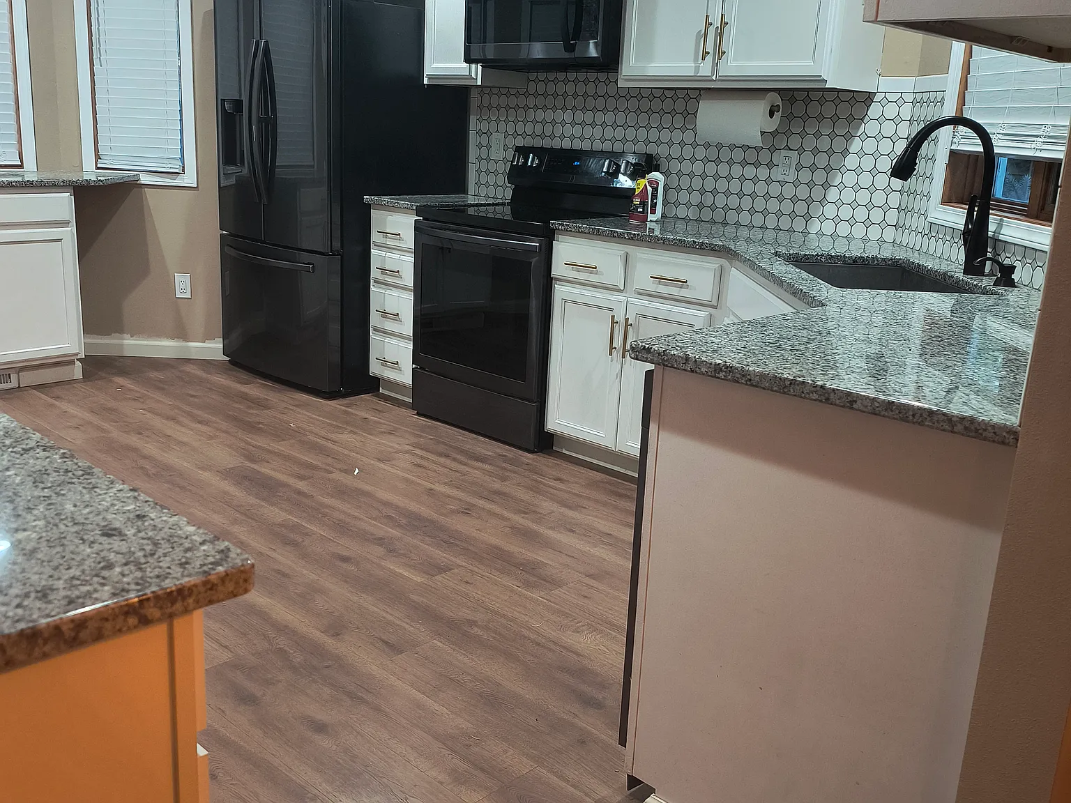 9708 W Champion Ln — Photo 3