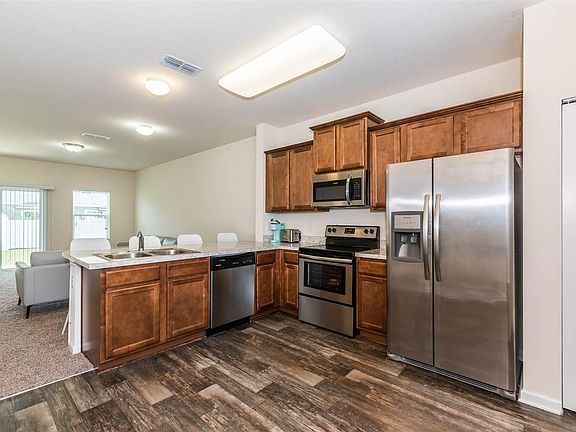 3rd image of 40 Buckley Ct