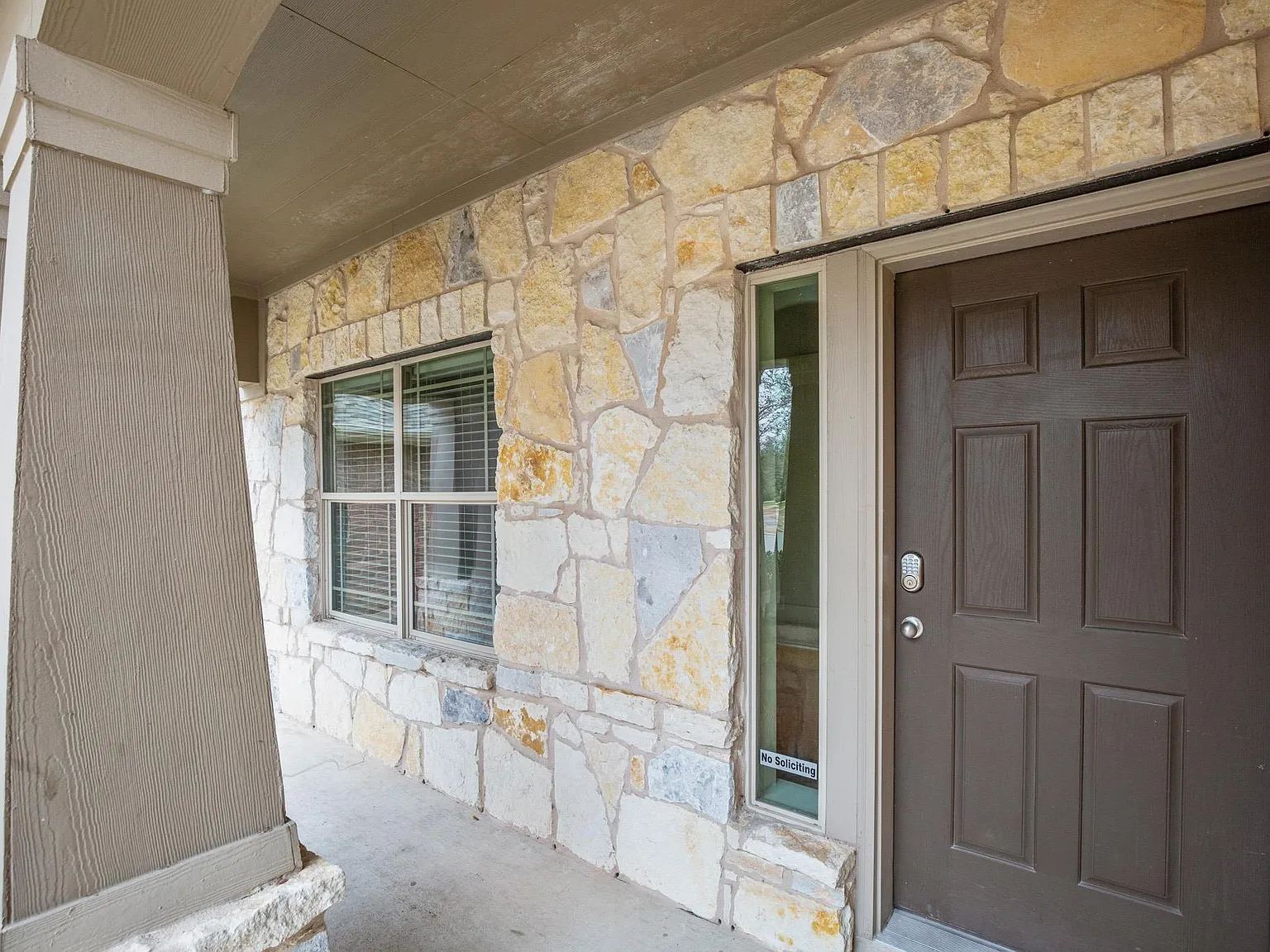 4 bed, 3.5 bath, 2616 sqft, $2,600 — Photo 3