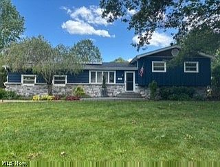 1st image of 572 Hughes Dr