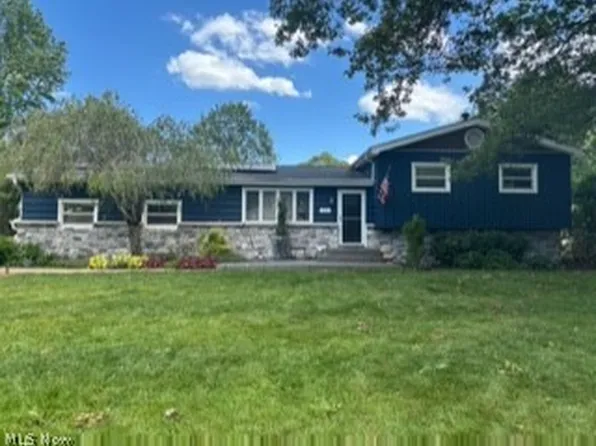 572 Hughes Dr, Tallmadge, OH 44278