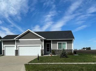 908 NW Harvest Dr, Grimes, IA 50111