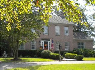 97 Haynes Creek Dr, Murray, KY 42071