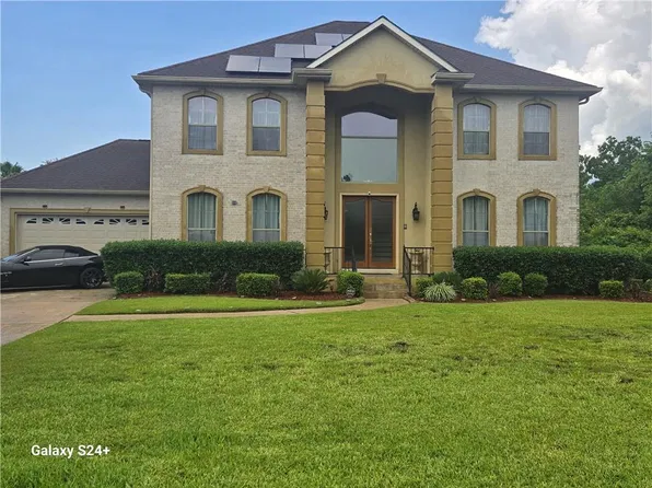 160 Oakmont Dr, New Orleans, LA 70128