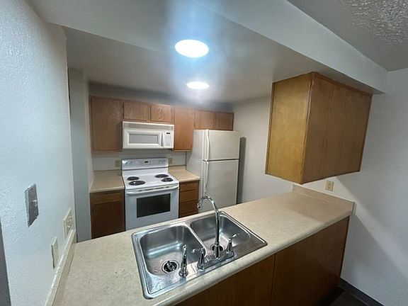 4th image of 2209 Spansail Dr APT 39
