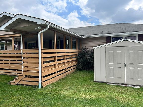 Back yard and shed 