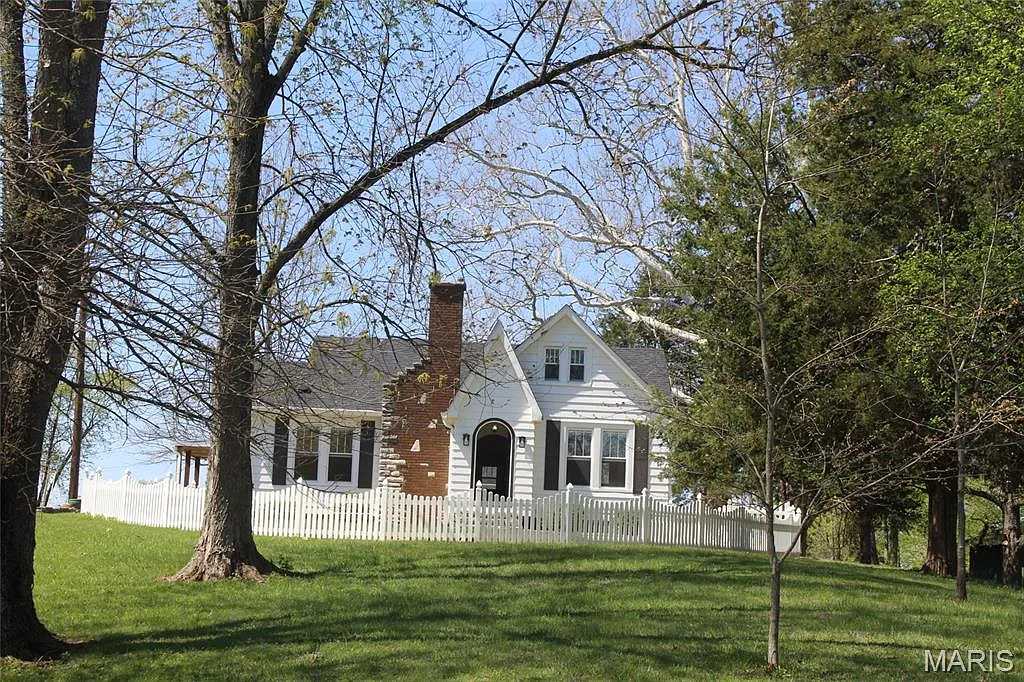 528 530a&b Mill St photo 1
