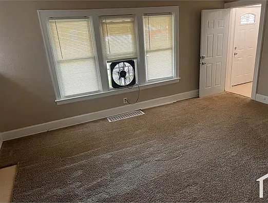 2 bed, 700 sqft, $1,250 — Photo 2