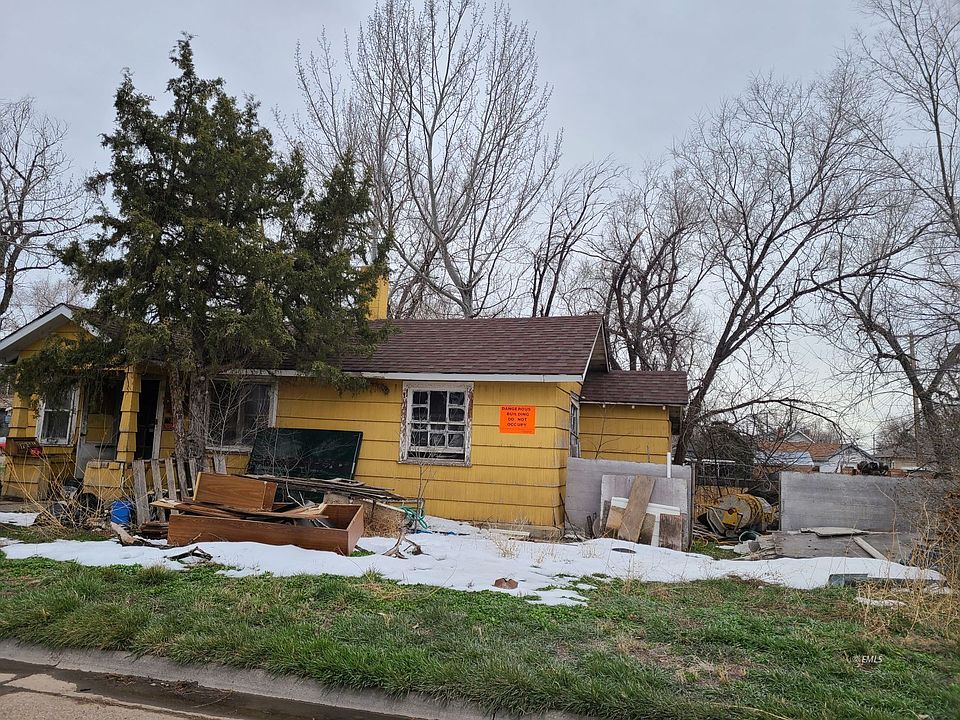 2nd image of 823 Yellowstone Ave