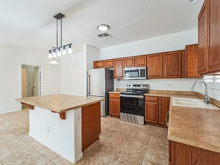 1268 E Birdland Dr — Photo 8
