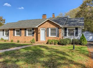 134 E Stewart Ave, Mooresville, NC 28115
