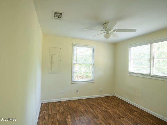 4th image of 2920 S Lakeview Dr