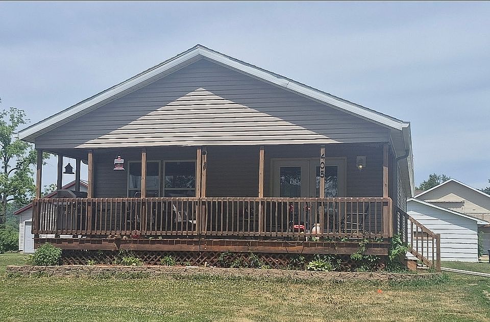 1st image of 405 E Rushford Ave