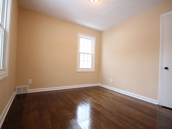 5th image of 2602 Raymond Ave SE