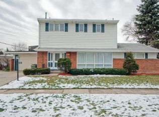 400 S George St, Mount Prospect, IL 60056