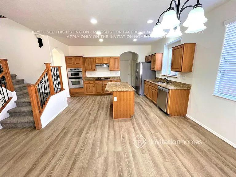 2226 W Dale Ln — Photo 4