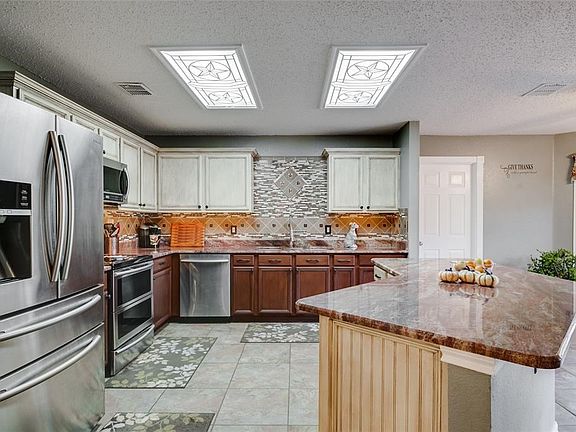 3rd image of 307 Kissimmee Dr
