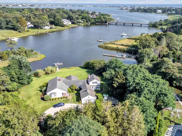 44 Griffing Ave, Westhampton Beach, NY 11978