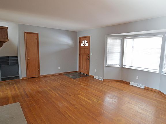 5th image of 637 Stinson Dr