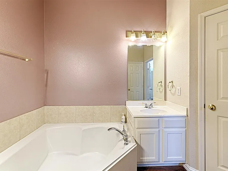 3912 Releigh Ct — Photo 14