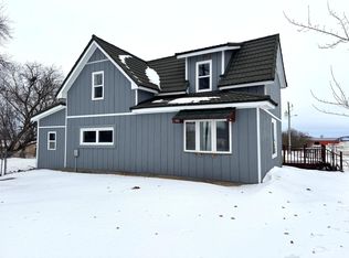 21616 County Road 21, Roseau, MN 56751