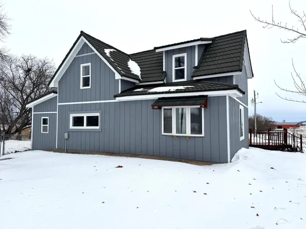 21616 County Road 21, Roseau, MN 56751