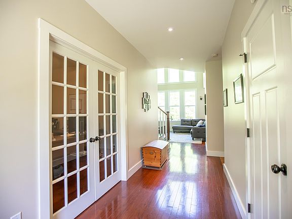 2nd image of 11 Kuryluk Ct