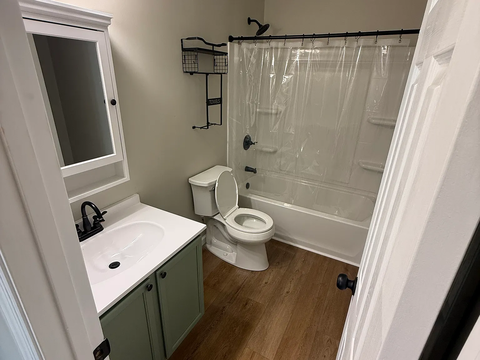 3 bed, 1166 sqft, $2,000 — Photo 3