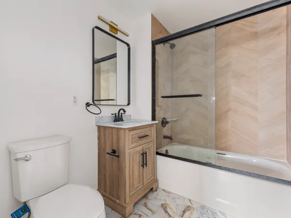 32-24 Steinway Street image 7 of 12