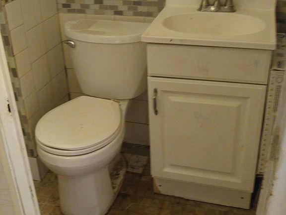 5th image of 218 N 14th St