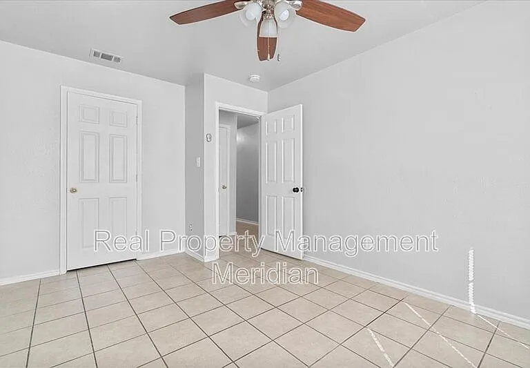 1920 Saint Louis Ave — Photo 7