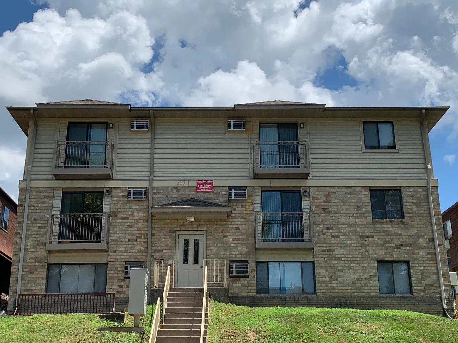 2 bed, $1,816 — Photo 1