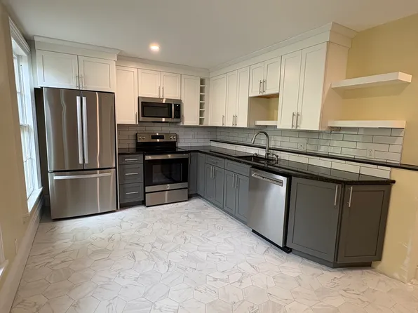 147 Pleasant Ave #3, Portland, ME 04103
