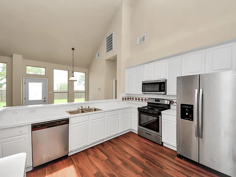 530 Majestic Ridge Dr — Photo 22