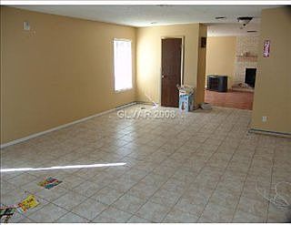 4th image of 3821 Topaz St