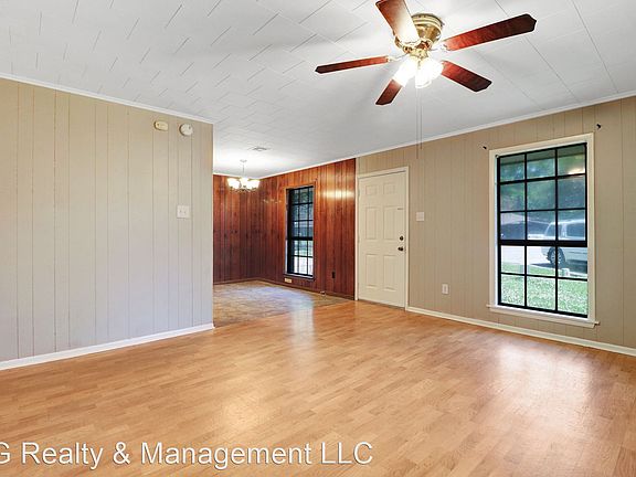 3rd image of 104 Bonnabel Cir