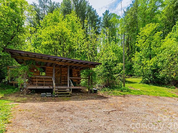 4th image of 1492 Murray Rd
