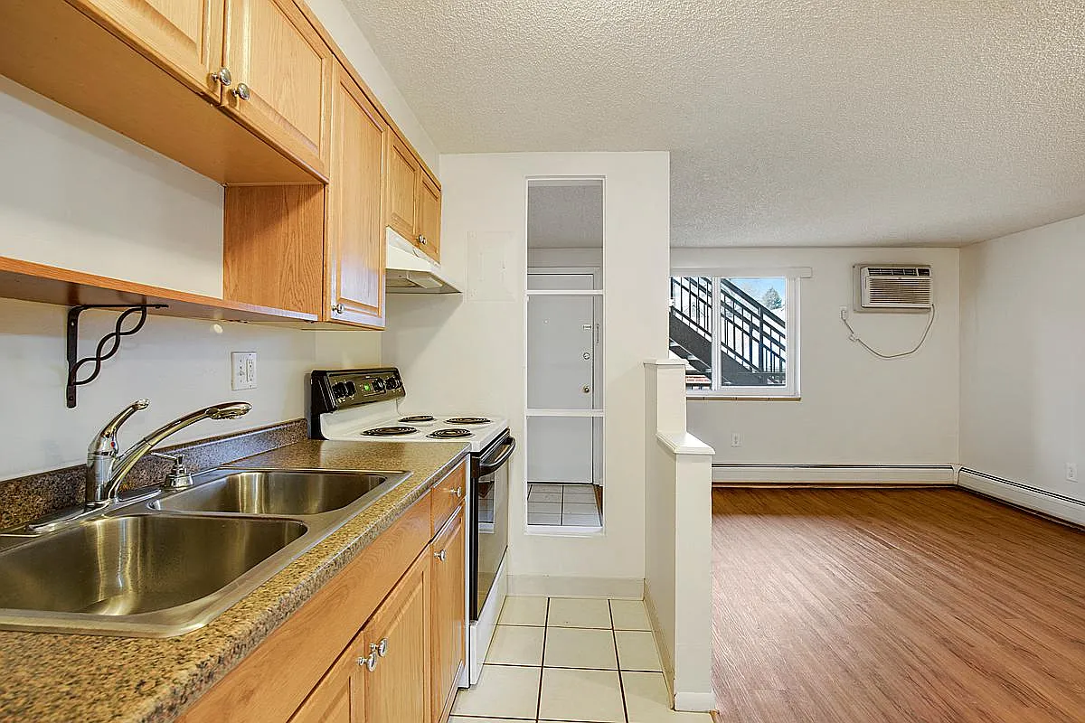 Washington Apartments — Photo 2