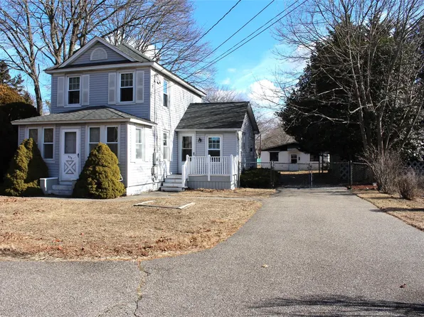 975 Locust Avenue, Bohemia, NY 11716