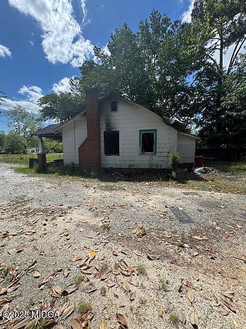 2nd image of 3560 Jeffersonville Rd