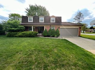 5601 Aster Dr, Troy, MI 48085