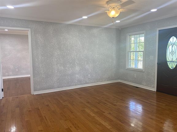 3rd image of 179 Austin Dr