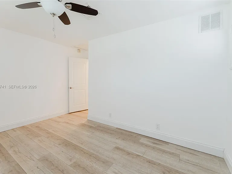 2101 NE 63rd St — Photo 26