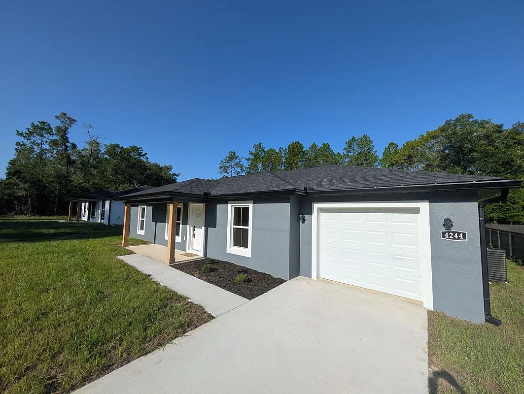 3 bed, 2.0 bath, 1372 sqft, $1,700 — Photo 1